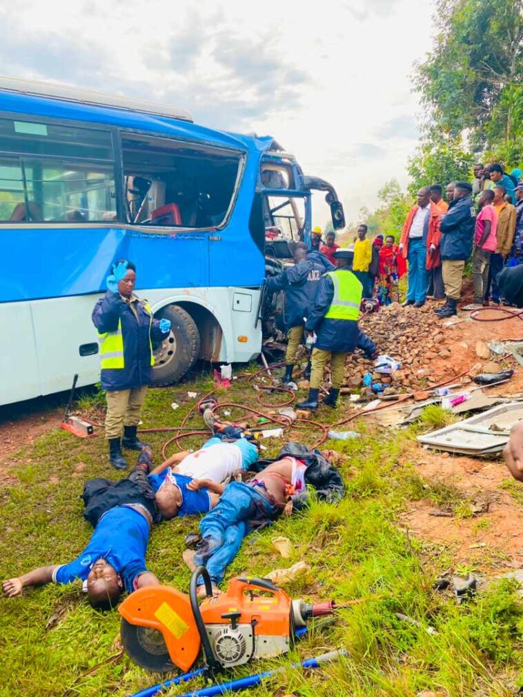 PHOTOS: Six people dead, several injured in Kabale – Ntungamo accident PHOTOS: Six people dead, several injured in Kabale – Ntungamo accident