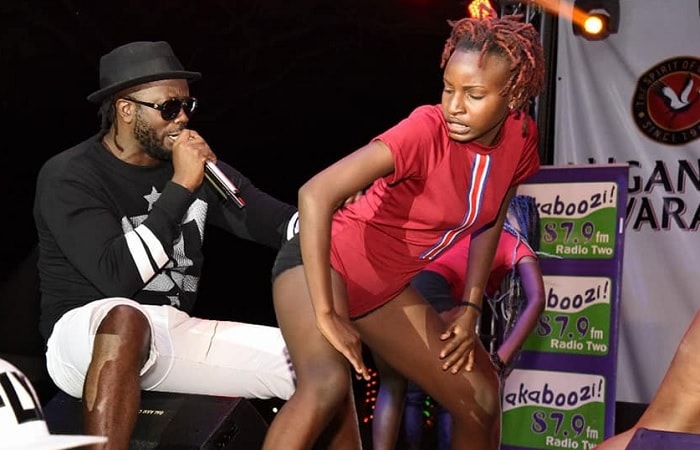 VIDEO: Bebe Cool chews female fan on stage VIDEO: Bebe Cool chews female fan on stage