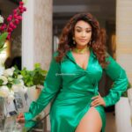 Video: Zari tries to hide her nekkid thighs at the ASFAS Video: Zari tries to hide her nekkid thighs at the ASFAS