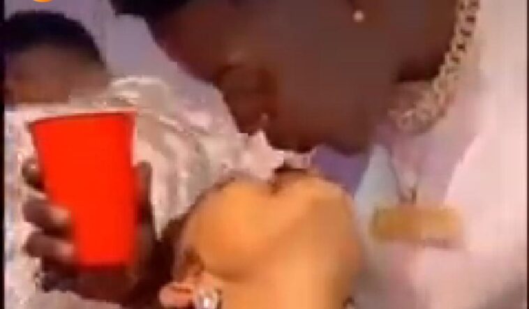 VIDEO: Shakib publically spits in Zari’s mouth VIDEO: Shakib publically spits in Zari’s mouth