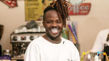 VIDEO: Abryanz spotted dancing a slay queen in Night club