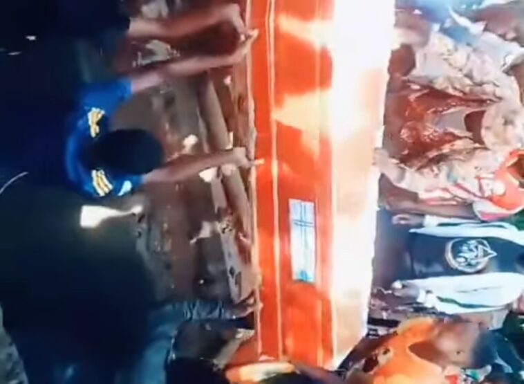 Video: Extract and remove the ‘juju you put on me- Dead body orders mourners Video: Extract and remove the ‘juju you put on me- Dead body orders mourners