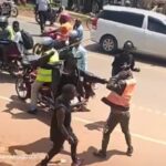 Video: Singer Jose Chameleone mercilessly beats up boda rider who alleged scratched his car Video: Singer Jose Chameleone mercilessly beats up boda rider who alleged scratched his car