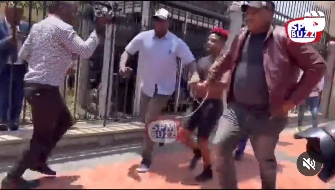 VIDEO: Kenyan comedian Eric Omondi arrested in boxers while protesting on street