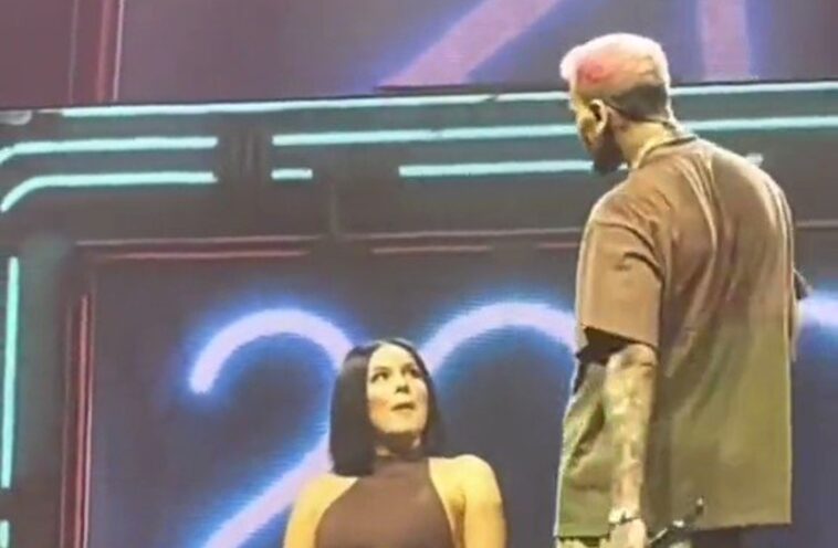 Video: Chris Brown gets rejected by fan, throws away her phone Video: Chris Brown gets rejected by fan, throws away her phone