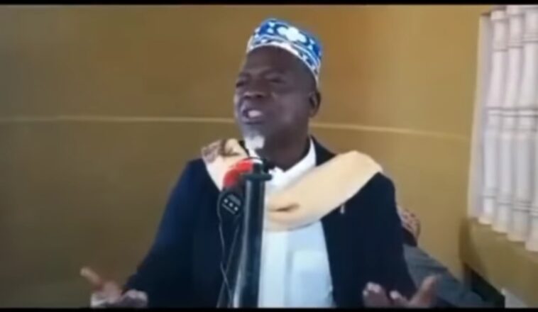 Video: Sheikh gives unbelievable advice to youths on how to get rich Video: Sheikh gives unbelievable advice to youths on how to get rich