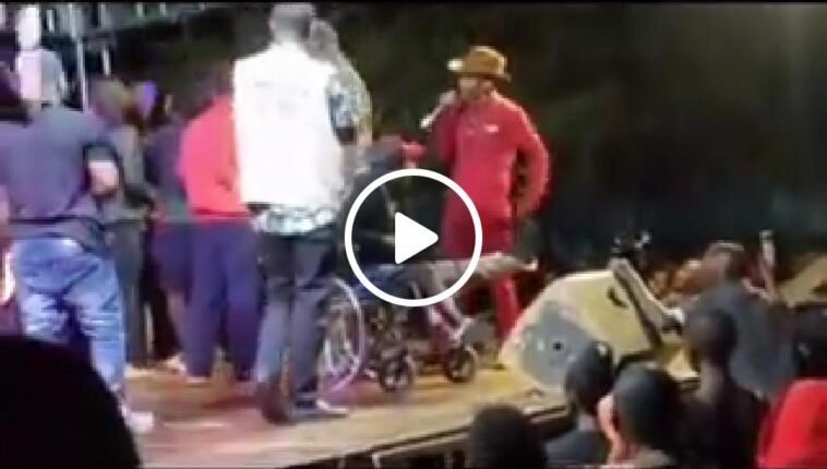 VIDEO: Watch Ronald Alimpa and Hassan Ndugwa fight live on stage VIDEO: Watch Ronald Alimpa and Hassan Ndugwa fight live on stage