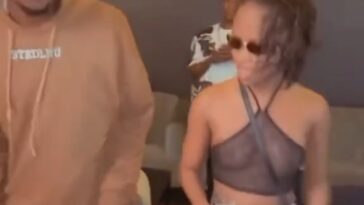 VIDEO: Sheilah Gashumba displays her nekkid goodies publicly