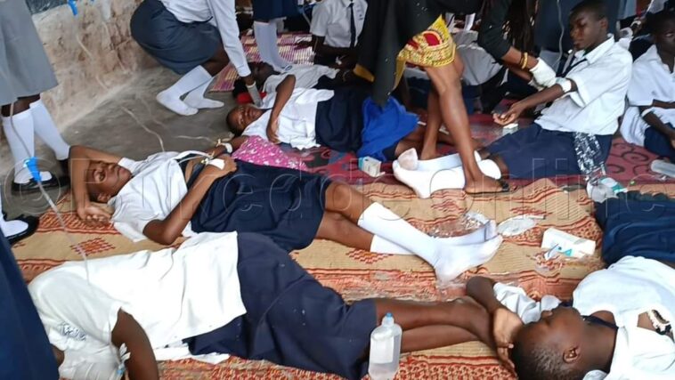 PHOTOS, VIDEO: Over 200 students rushed to the hospital over food poisoning PHOTOS, VIDEO: Over 200 students rushed to the hospital over food poisoning