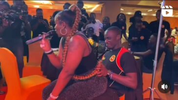 Video: Watch as Winnie Nwagi makes out with fan on stage