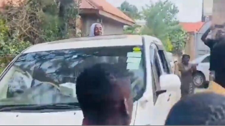 VIDEO: Precious Remmie’s mother arrives in village like queen in open roof car from Mecca VIDEO: Precious Remmie’s mother arrives in village like queen in open roof car from Mecca