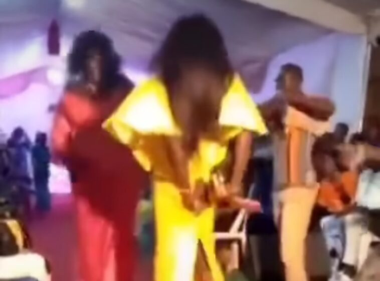 Video; Unbelievable! BRIDE’S dress leaves bams OUT Video; Unbelievable! BRIDE’S dress leaves bams OUT