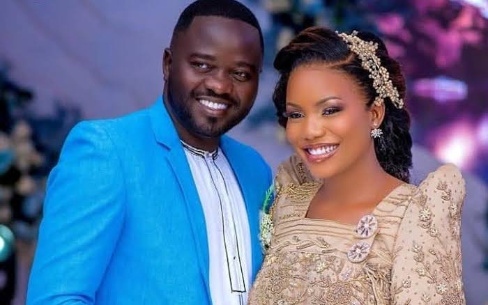 VIDEO: Vivian Tendo all lovey dovey with hubby VIDEO: Vivian Tendo all lovey dovey with hubby
