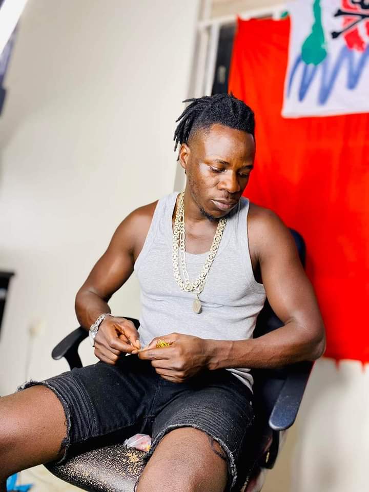 VIDEO: Did Alien Skin eat? Here are the reasons Bobi Wine’s fans are abusing him VIDEO: Did Alien Skin eat? Here are the reasons Bobi Wine’s fans are abusing him