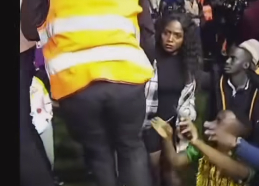 Video: Watch as Sandra Lian is chased off Purple Party Stage as Alien Skin comes to perform