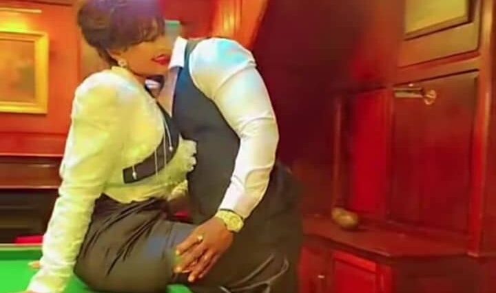 VIDEO: OKWEPICHA on pool table – Zari and Shakib